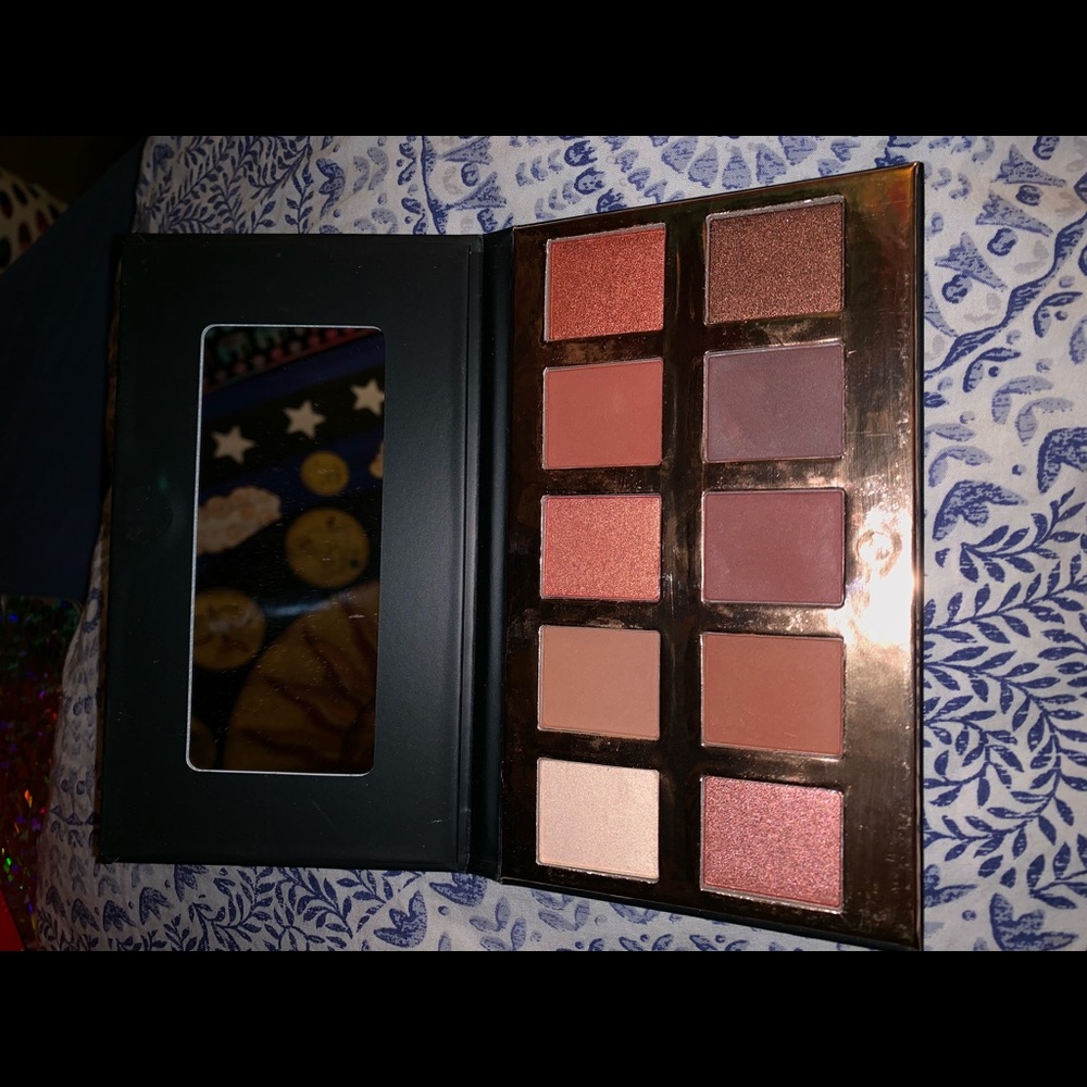 Crown Brush- Fuego eyeshadow palette